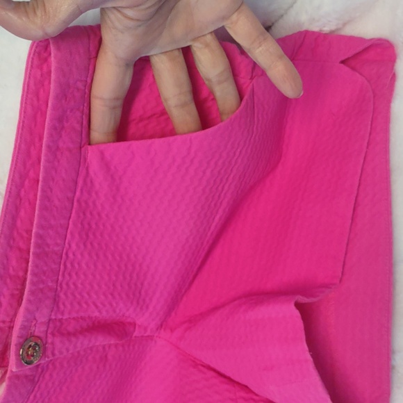 Lilly Pulitzer Textured Pink Shorts Size 4 - Picture 4 of 14